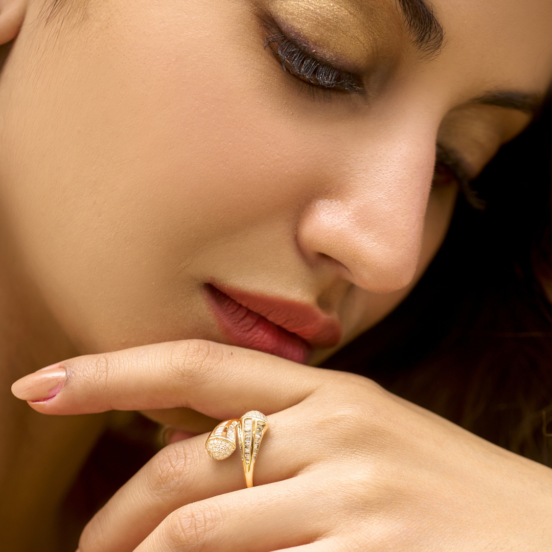 Little finger 2025 gold ring design